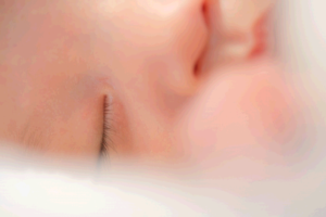 新生児がダウン症の場合、いつわかる？見分けられる特徴は？
